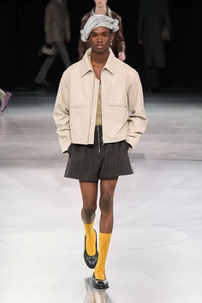 Look 23